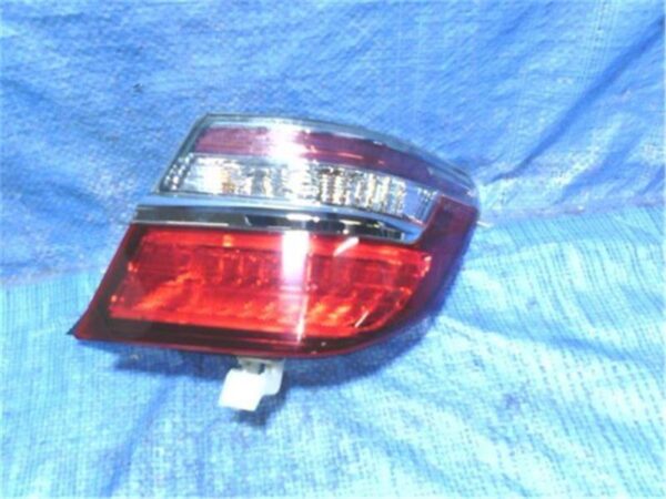 Right Tail Light TOYOTA Camry 2017 DAA-AVV50 8155033600