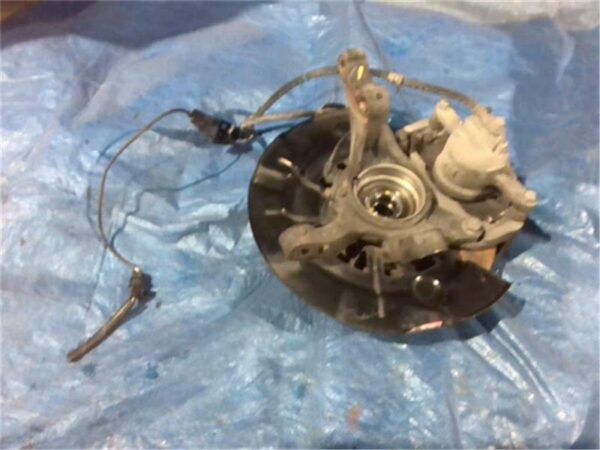 Front Left Knuckle Hub Assembly TOYOTA Camry 2013 DAA-AVV50 4321258010