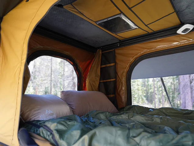4X4_Colorado_Roof_top_tent_Stratus_1_638x479.webp 4X4 Colorado Stratus 2.0 Hardshell Roof Top Tent
