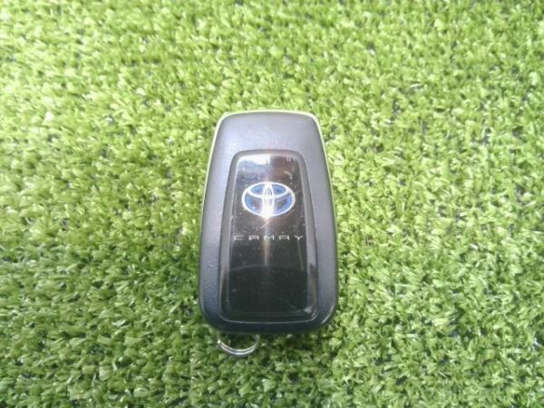 Keyless Entry Remote Control Key TOYOTA Camry 2017 DAA-AXVH70 8990433750