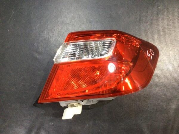 Right Tail Light TOYOTA Camry 2012 DAA-AVV50 8155133550